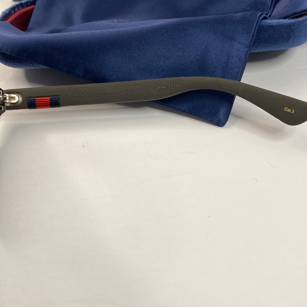 💯 - Authentic- New - Gucci Black GG0008S Square Sunglasses - Picture 17 of 17